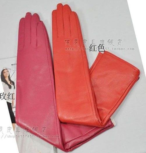 2pcs alot The newest Women's leather warm gloves Classic Black Leather gloves T station catwalks dress gloves