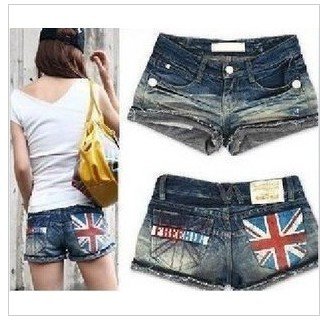 3,393 metres behind the Korean ladies ' summer of 2012 new Word pattern denim shorts hot pants