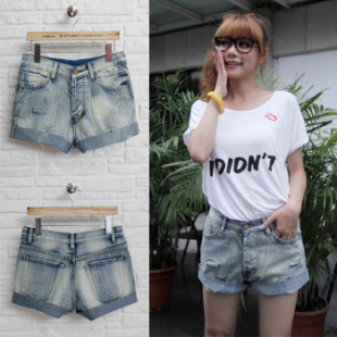 3 women's loose casual roll up hem distrressed , whitening the water wash light color denim shorts