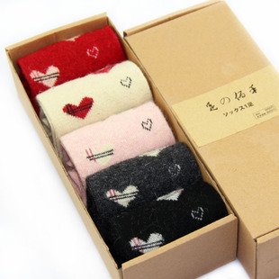 5 a pair of  rabbit wool socks female thickening thermal autumn and winter socks small heart