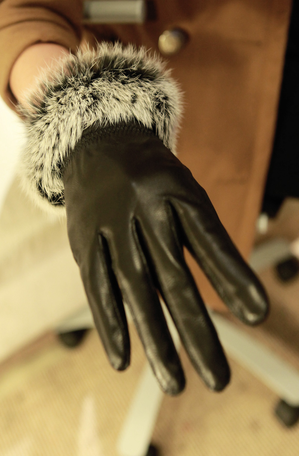 6 fashion winter all-match cold thermal plus velvet rabbit fur leather gloves 40910