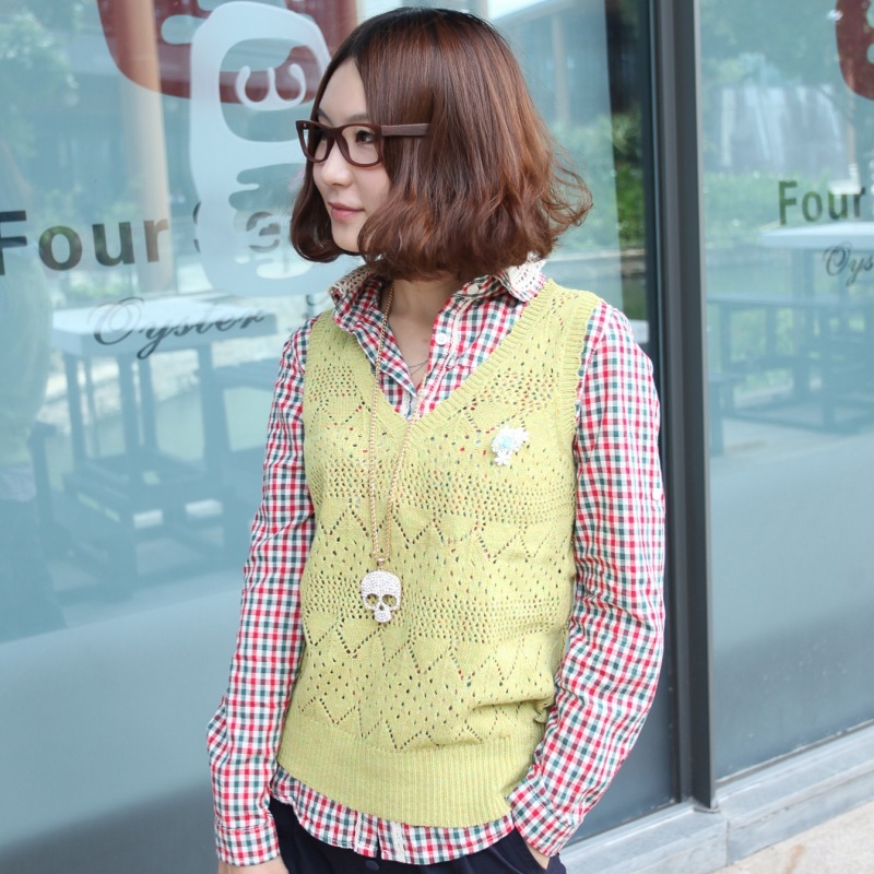 Autumn brooch decoration preppy style cutout decorative pattern V-neck sleeveless all-match knitted small vest female