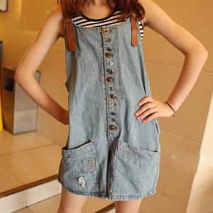 B09 personalized button decoration casual loose fresh blue denim suspenders shorts