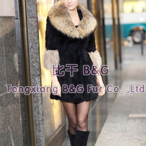 BG21076 Vip Discount 2012 Fashion Genuine Rabbit Fur Lady Coats with Raccoon Dog Fur Collar Winter Female Coat OEM Wholesale