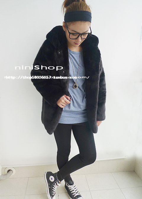 Black thickening fur with a hood overcoat fur coat medium-long