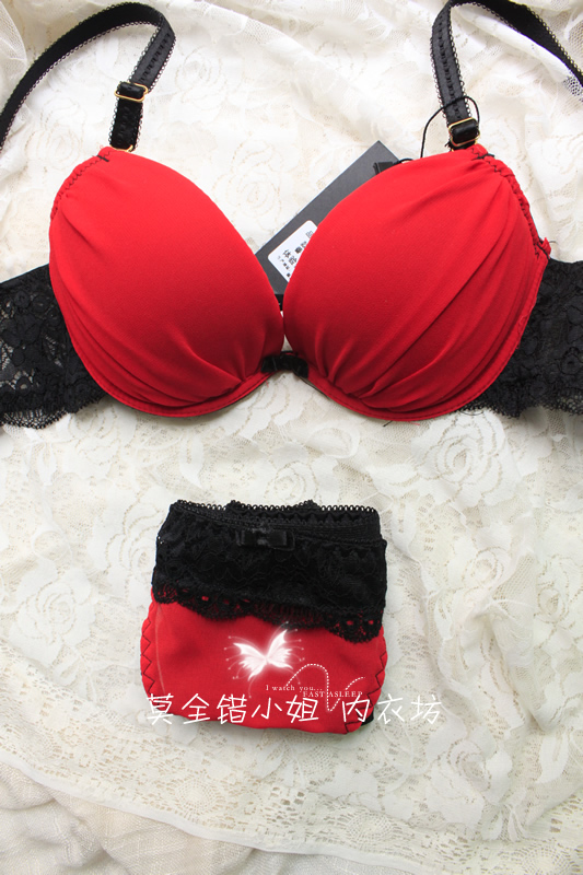 Charming red sexy solid color glossy women's push up underwear bra set