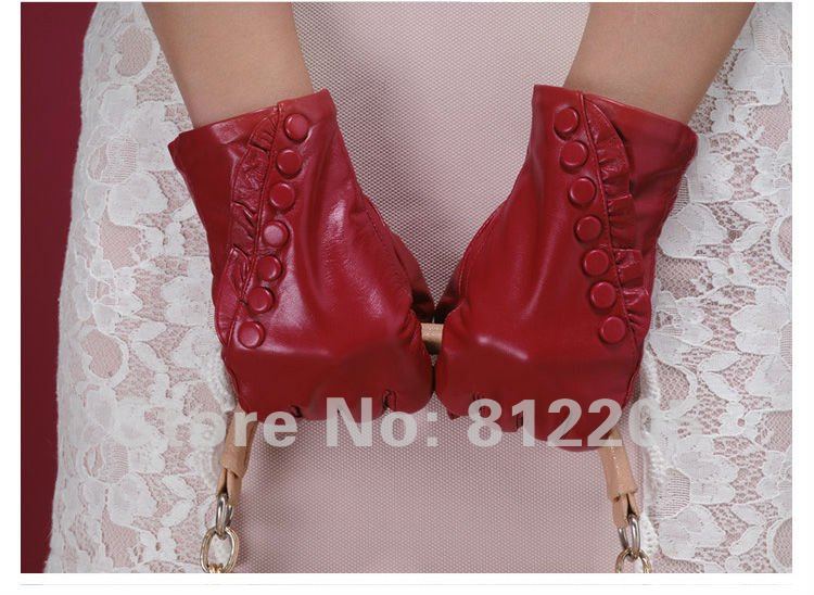 Christmas gifts  Free shipping Wholesale winter women goat leather  gloves with buttons  079-1