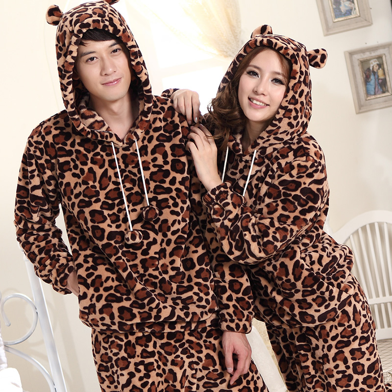 Coral fleece sleepwear mons leopard print coral fleece thickening with a hood lovers sleepwear male women's lounge set