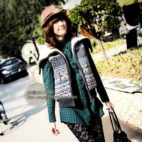 Decorative pattern berber fleece liner knitted vest