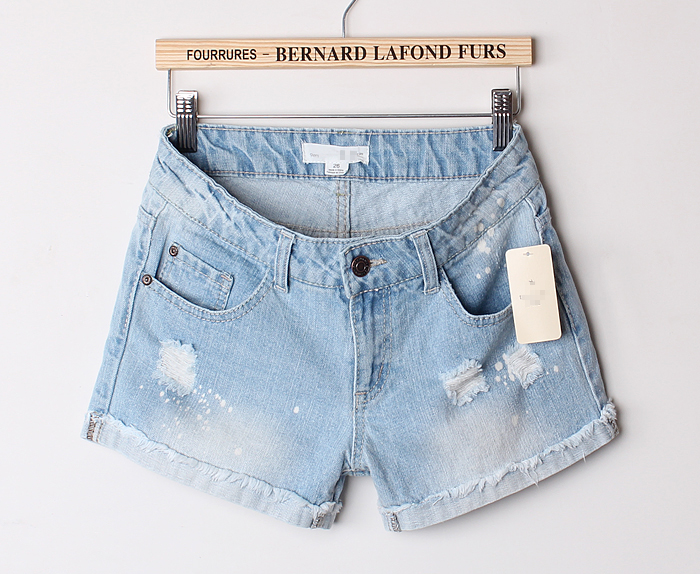 Denim shorts female loose water wash flash wearing white denim shorts plus size light blue trousers whisker