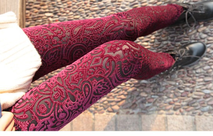 DH088 2013 Spring New thin section was thin Korea imports hollow out peach heart pattern gold velvet leggings