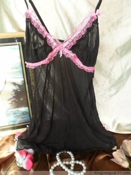 Fashion black transparent gauze powder laciness sexy spaghetti strap nightgown m