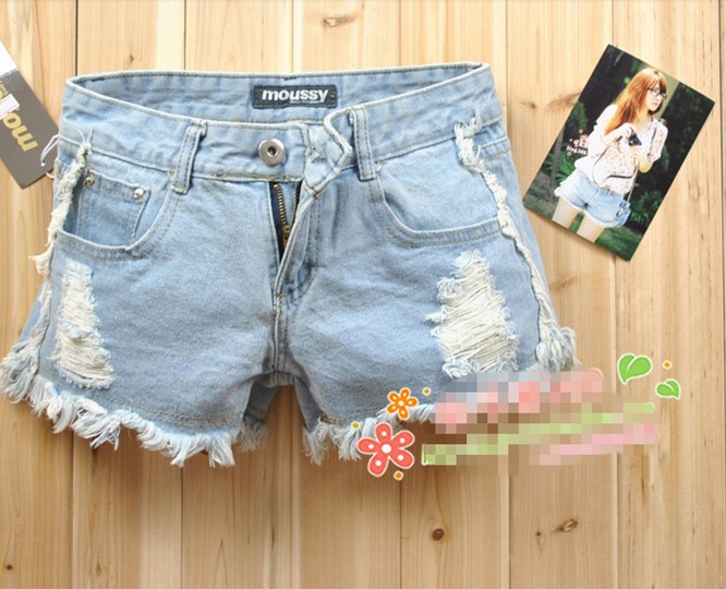 Fashion women's 2013 spring new Korean small chili the tassel holes in hot pants denim shorts summer female models