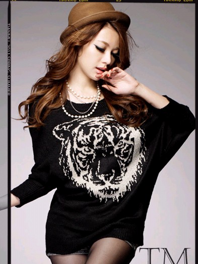 Fashion women's winter basic shirt top tiger print batwing sleeve loose plus size wool sweater