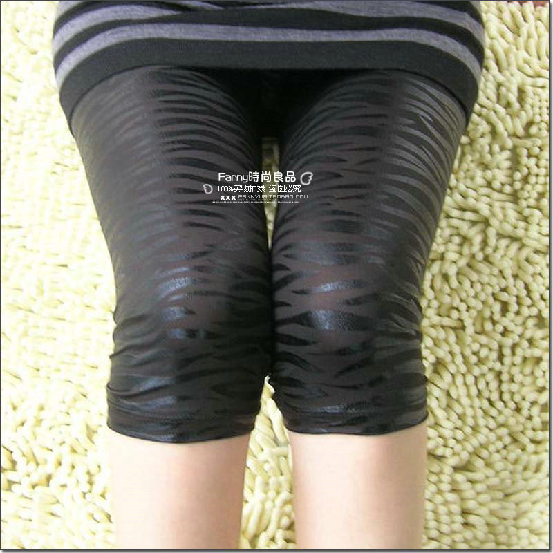 Faux leather serpentine pattern leopard print capris legging faux leather legging l5203