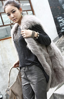 Fox fur collarless long vest