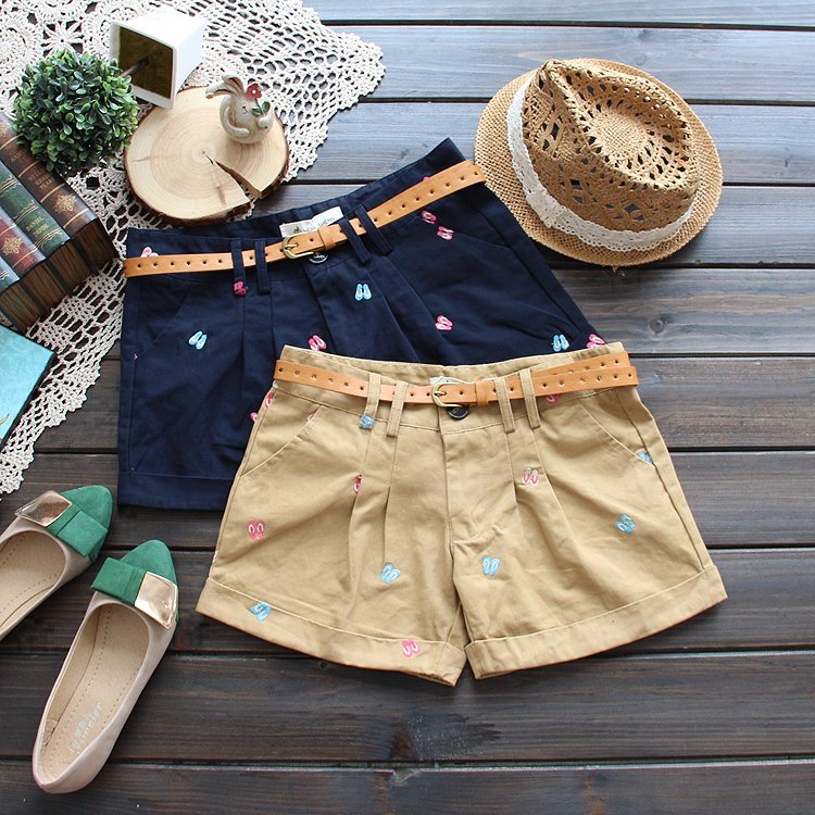 Free shipping! 0856 summer 2012 gentlewomen small slippers embroidered women's shorts hot trousers belt