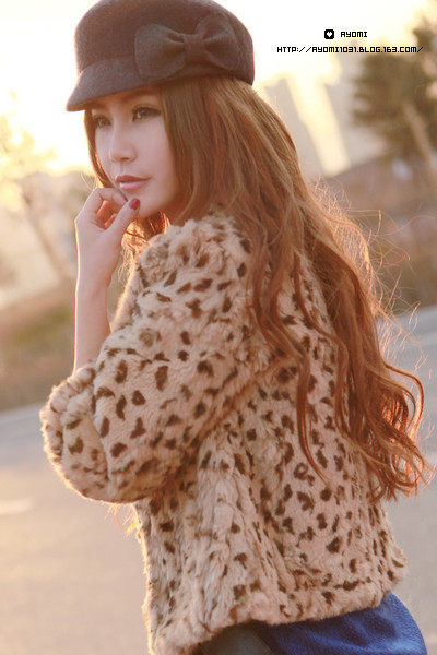 Free shipping 12 rex rabbit hair o-neck 7 fur leopard print fabrics rex rabbit fur coat shorts