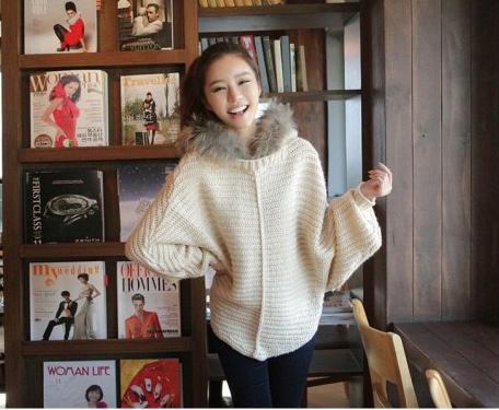 Free shipping 2012 Fashion autumn and winter new Hooded fur collar sleeve bat loose sweater ! X20815616365