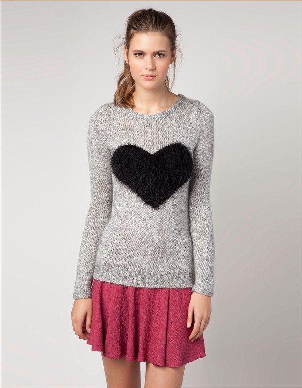 Free shipping  2012 hot sale 2 Colors Chest Peach Heart Pattern Pullover  Casual knitted sweater Womens Ladies Sweater