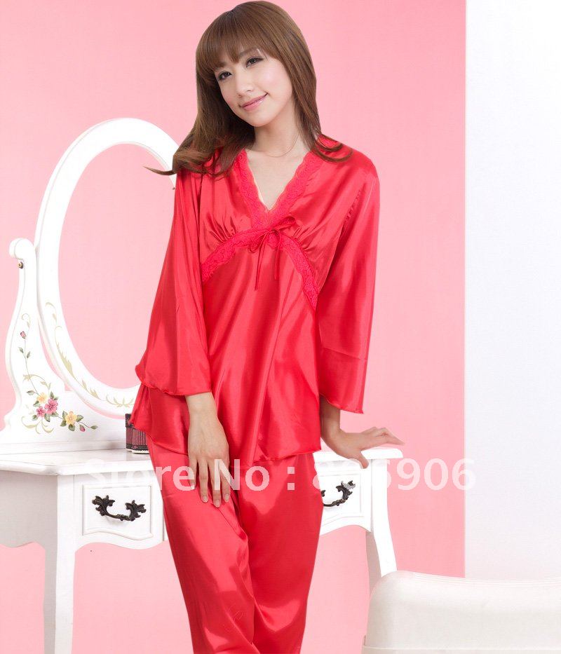 free shipping 2012 New spring Fashion Lady's pajamas Long sleeve WOMEN'S sleepwear wholesale and retail