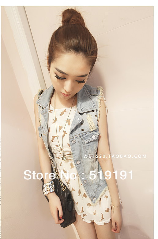 Free shipping 2013 fashion casual turn-down collar rivet sleeveless light blue denim vest jean jacket jeans women coat