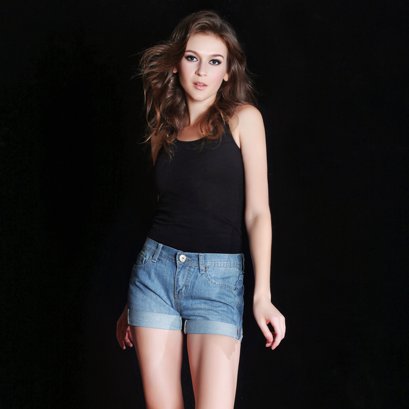 Free shipping 2013 summer  loose hem rolled up  middle waist women denim shorts