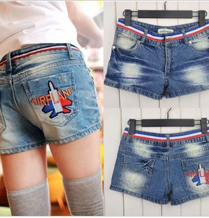 Free shipping!   2013 The new cute color bar belt small airplane printing pocket denim shorts