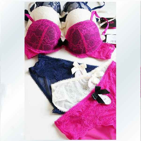 Free shipping 2013 three-dimensional cup sexy lace bra set three-color