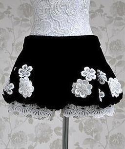 FREE SHIPPING   Autumn outfit new black velvet lace low waist lantern shorts  506-8889