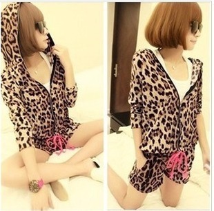 Free shipping! Autumn small fashion autumn at home two ways leopard print set sleepwear