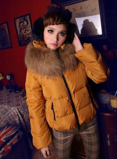 free shipping ! Big raccoon collars cultivate one's morality down jacket lady short style down jacket