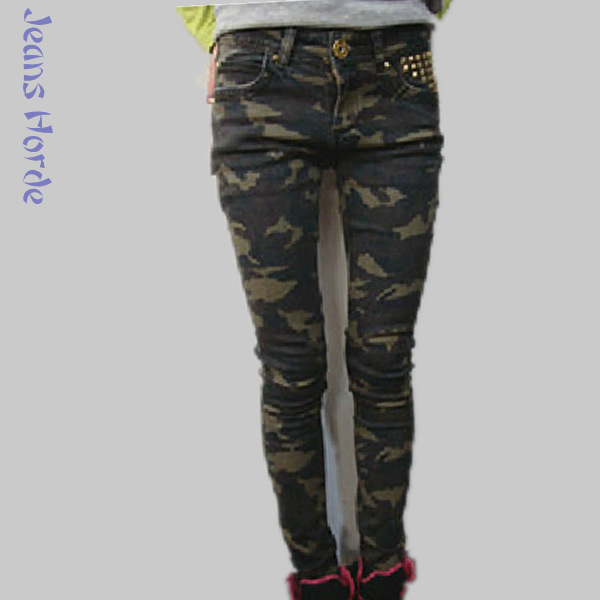 Free shipping camouflage skinny jeans for women  Europe and the United States thermal camouflage rivet hip jeans