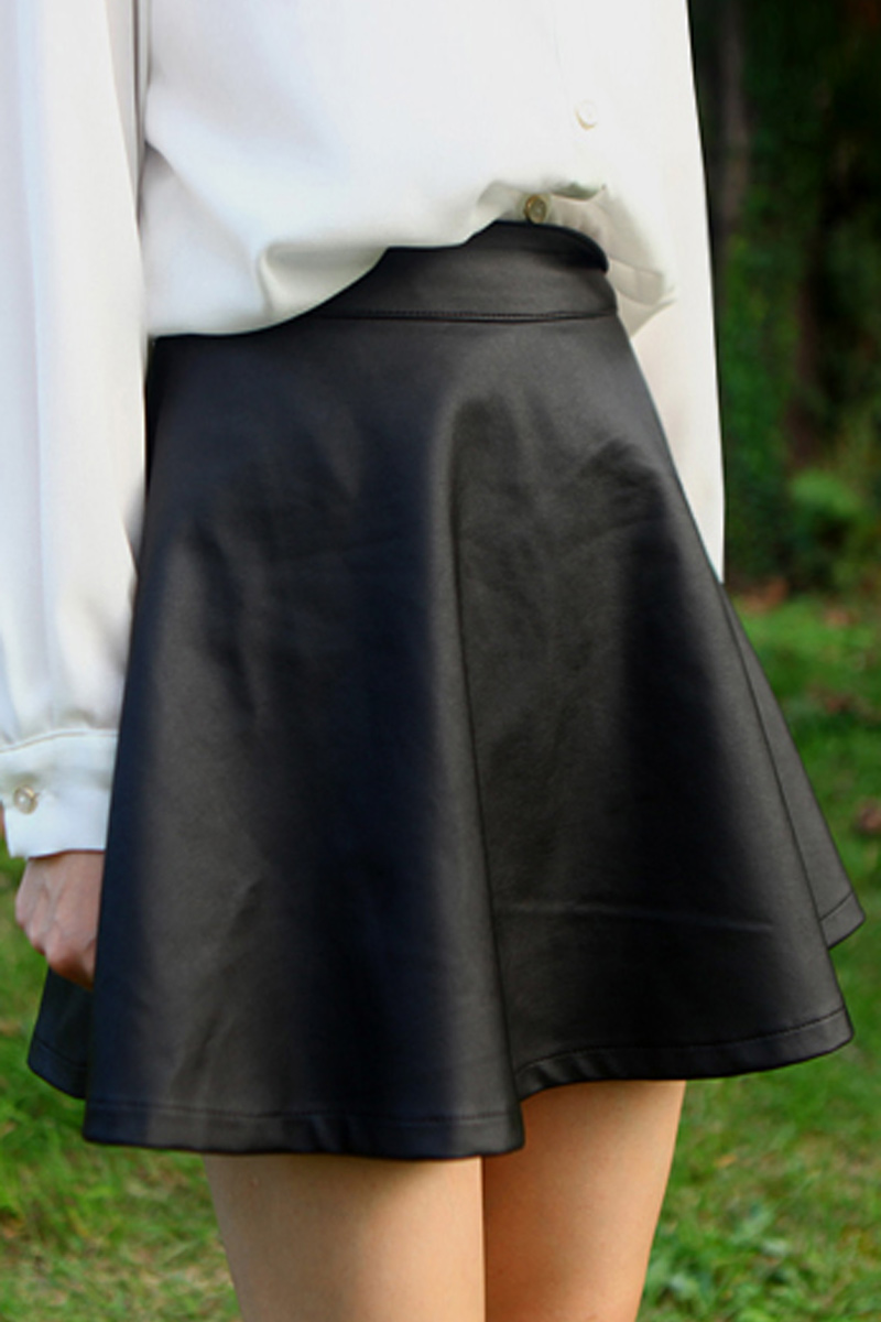 Free shipping D 4089 fashion leather high waist pleated skirt bust skirt short skirt