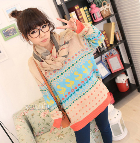 free shipping, Fresh sweet gentlewomen cartoon duck pullover medium-long o-neck sweater