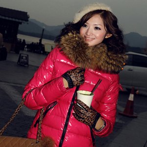 Free Shipping! High-end Customization Oversized Raccoon Fur Collar Fashion Women Down Jackets,Two Colors, Black and Rose M12025