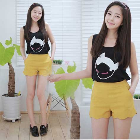 Free Shipping New Fashion 2012 Summer Korean Clothing Women's High Quality  Wave Pocket Beach Loose Lace Yellow Hot Pants Shorts