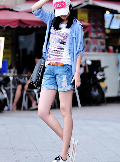 Free Shipping New Fashion Best Selling 2013 light color denim shorts hole doodle casual denim shorts l66025