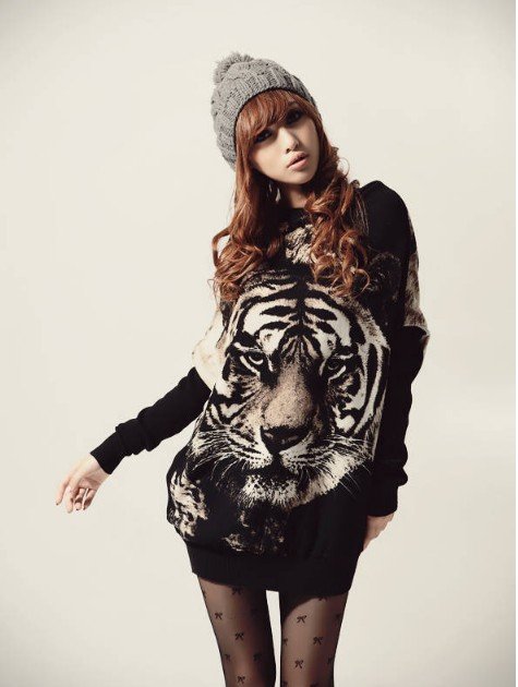 Free shipping new winter wild tiger design two sleeve vertical brought tiger printing knitting sweater