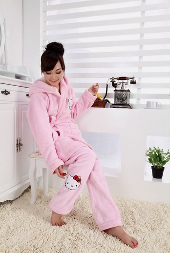 Free shipping Retail  Fleece  Women sleepwear, Lovely Pink Hellokitty ,Lady Pajamas Sets .