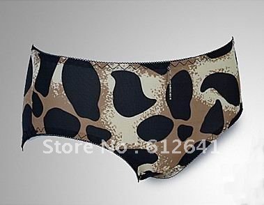 Free shipping!! Sexy Leopard Colour Briefs Knickers Good Looking