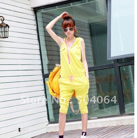 Free  Shipping   Sleeveless Hood Fashion Lovely Zipper Design Jumpsuit Yellow  WD12091935