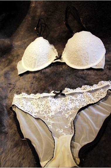 Free  shipping Small 2013 lace sexy underwear set