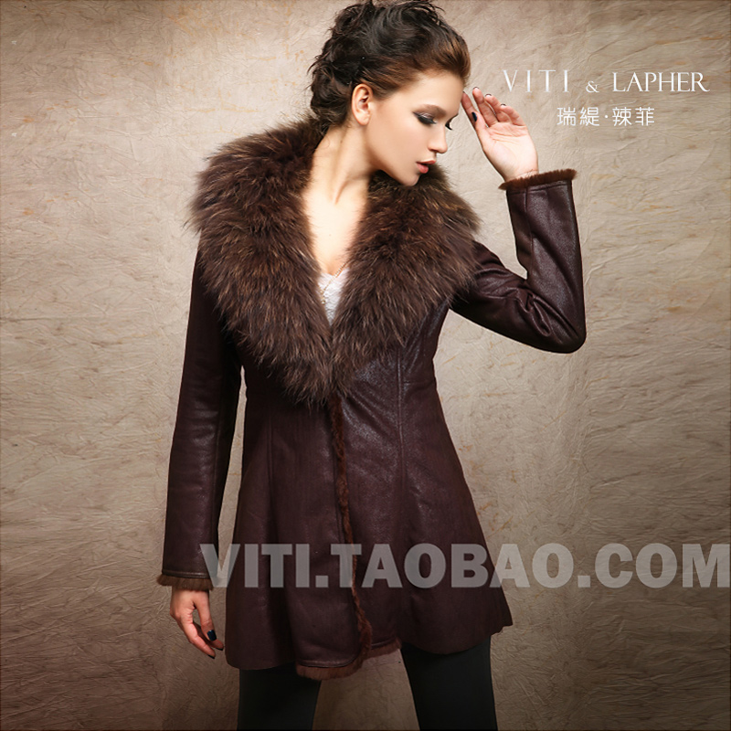 Free Shipping Viti winter fashion high quality luxury super large raccoon fur rabbit fur cuff slim leather coat