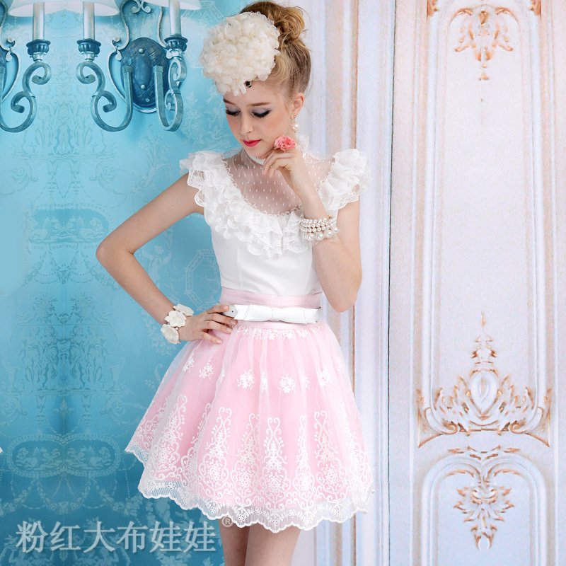 free shipping White /splicing gauze /multi-layer/ lace decoration/ slim/ sleeveless/ ladies Blouses womens shirts