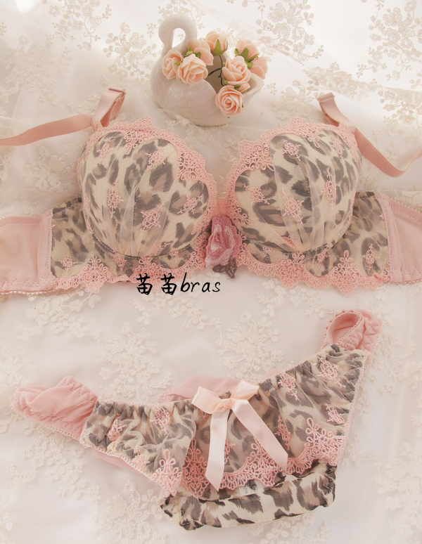 Free shipping wholesale Pink leopard-print Chiffon crochet yarn bra adjustment push-up bra underwear set