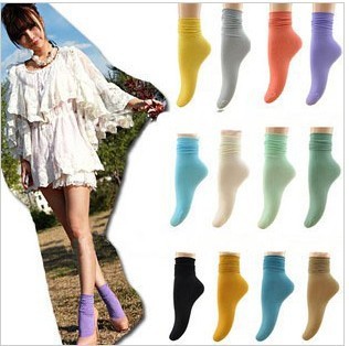 Free Shipping Wholesales Korean Retro In Tube Socks FC12099