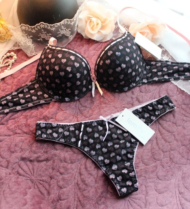 Free shipping!Women's push up sexy underwear sets heart-shaped black bra sets contain T pants