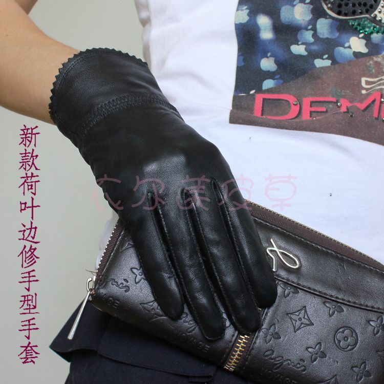 Free shipping Women's sheepskin gloves female short design genuine leather gloves fashion thin women's winter thermal