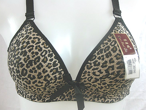 Free shipping Women's underwear a cup bra leopard print paragraph wireless 3 breasted bra